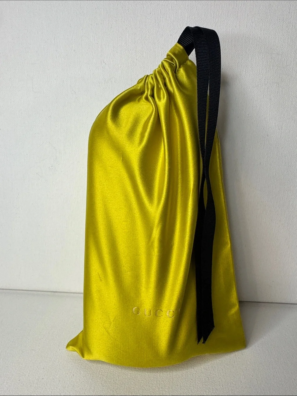 Gucci Sunglasses Case & Drawstring Pouch - Chartreuse Yellow Velvet Clamshell